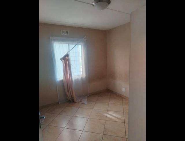 3 BEDROOM APARTMENT FOR SALE IN JABULANI